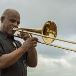 Alcides Alayo: director musical, acordeón, trombone